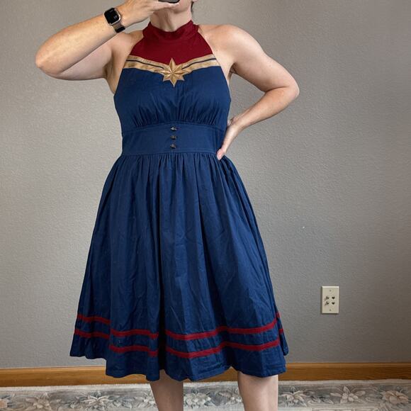 Disney Parks The Dress Shop Womens Captain Marvel Dress by Her Universe Size L - Picture 1 of 12